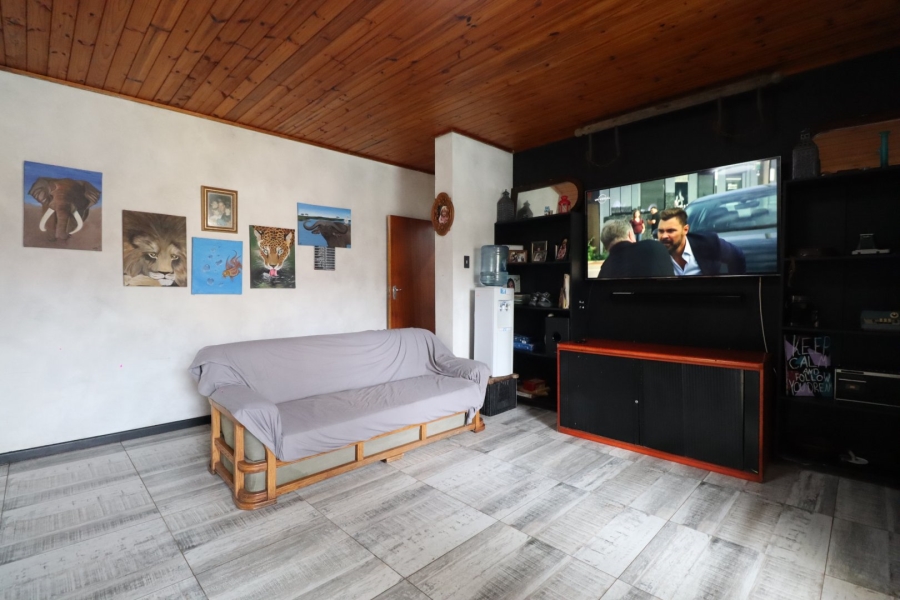 5 Bedroom Property for Sale in Kabega Park Eastern Cape